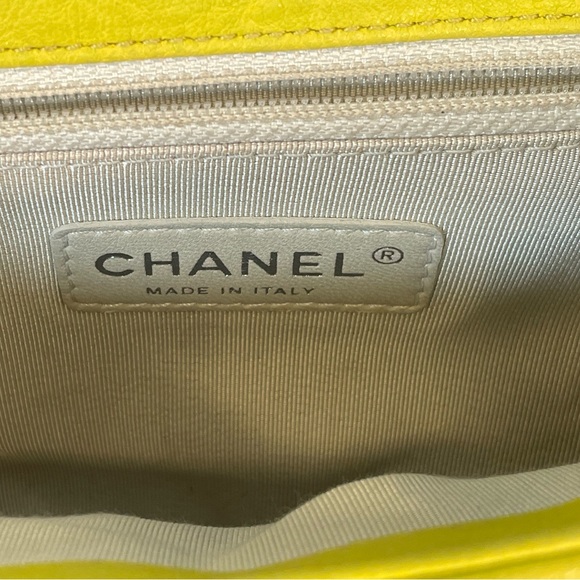 CHANEL Rare Mini Chain Around Messenger Bag - Yellow Mustard Chartreuse - Picture 9 of 15